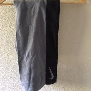 NWT Nike black and gray sporty scarf